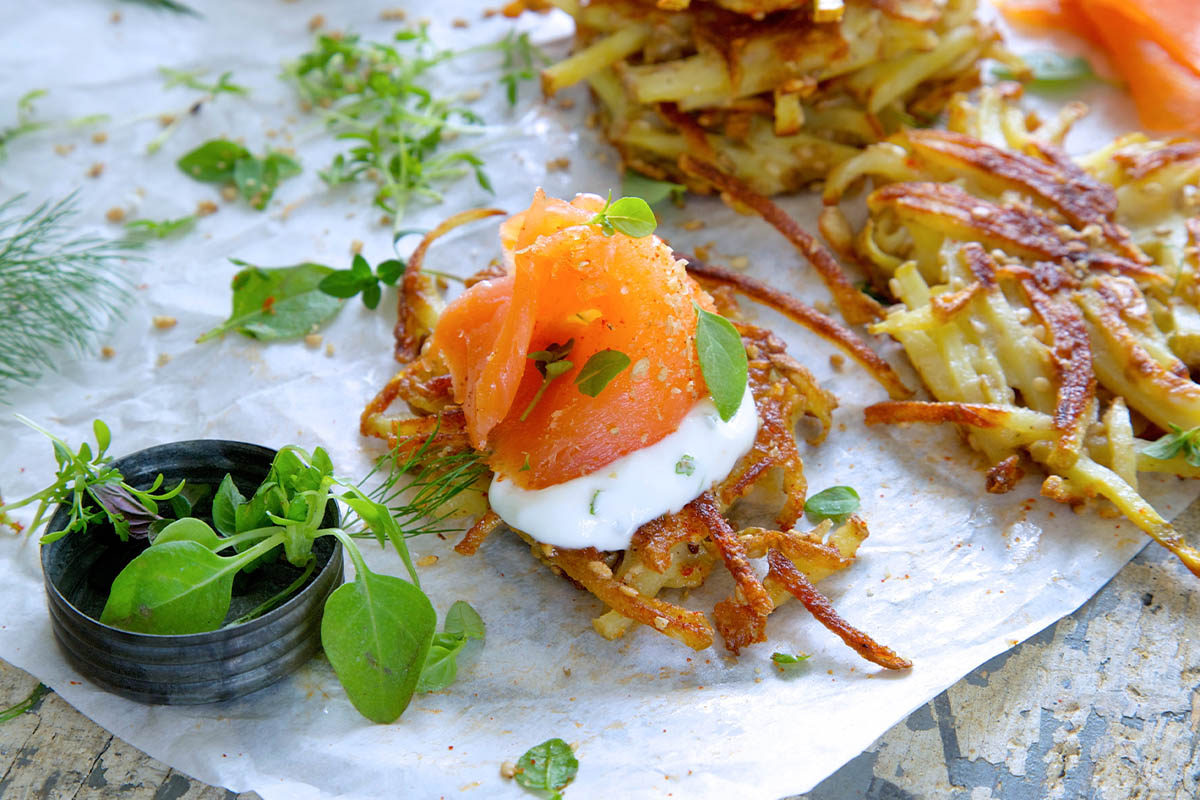 Rösti: Rezept mit Lachs und Meerrettich-Dip | GartenFlora