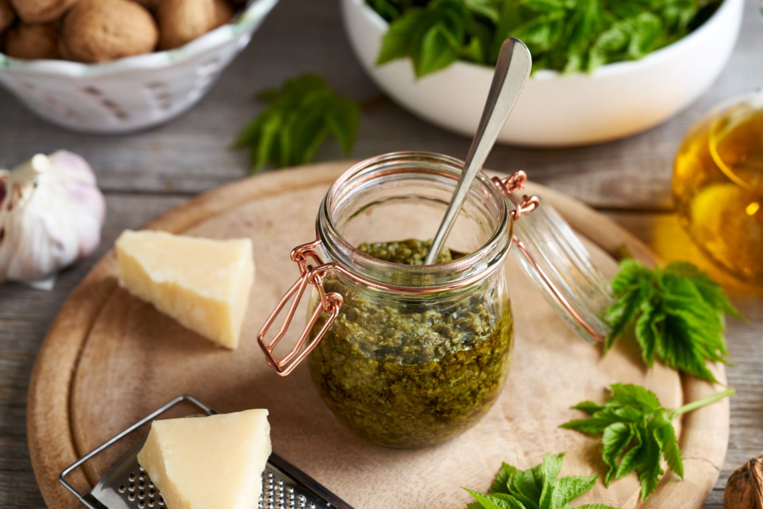 Spinatpesto: Rezept mit Cashews und Parmesan | GartenFlora